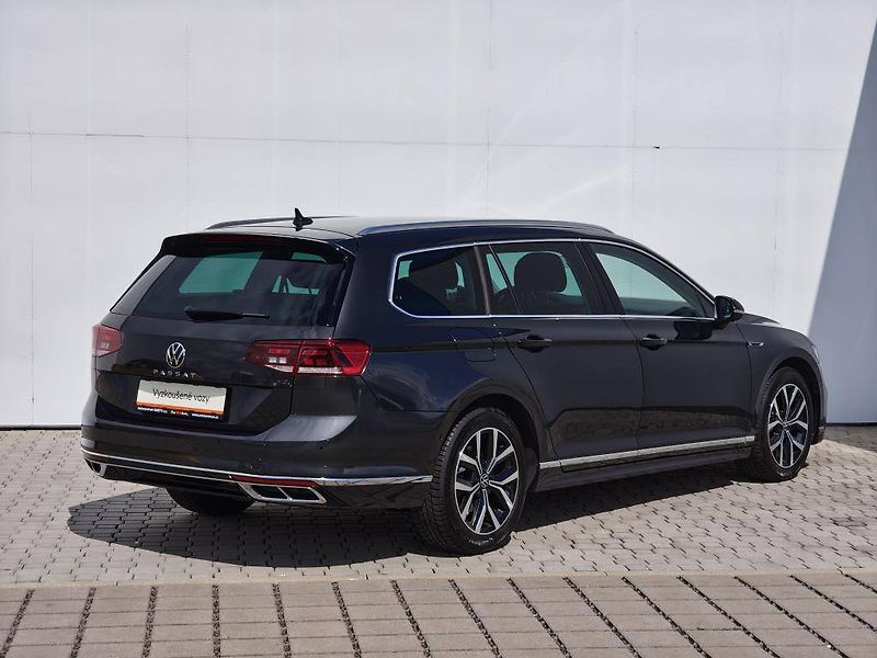 Volkswagen Passat Business  2,0TDi - fotka 2 z 23