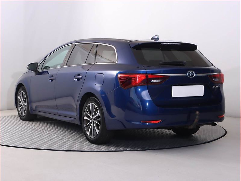 Toyota Avensis (2016) 2.0 D-4D, Serv.kniha, Navi - fotka 4 z 18