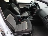 Kia Ceed (2016) Gold 1.6 GDI, Serv.kniha, Navi - náhled 9