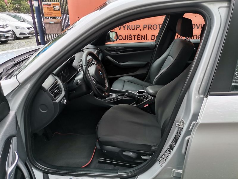 BMW X1 (2013) 118D 105kw xDrive AUT XEN - fotka 10 z 26