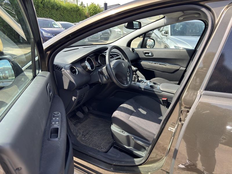 Peugeot 3008 - fotka 2 z 5