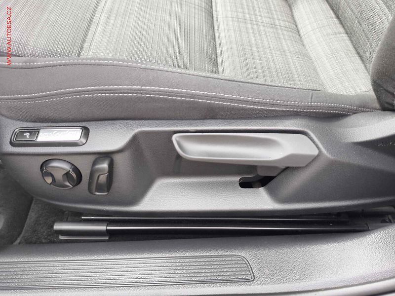 Volkswagen Passat (2022) 2.0 TDi, Business,  DSG - fotka 14 z 19