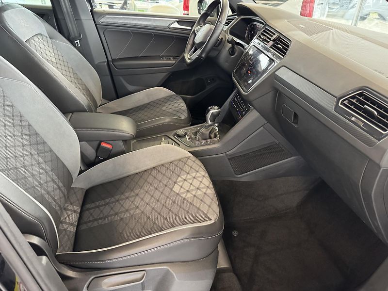 Volkswagen Tiguan (2021) 2,0TSi 4M R-LINE LED NAVI  - fotka 24 z 33