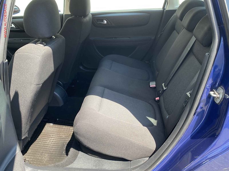 Citroën C4 (2009) 1.6i, ČR, AC, tempo, park - fotka 10 z 15