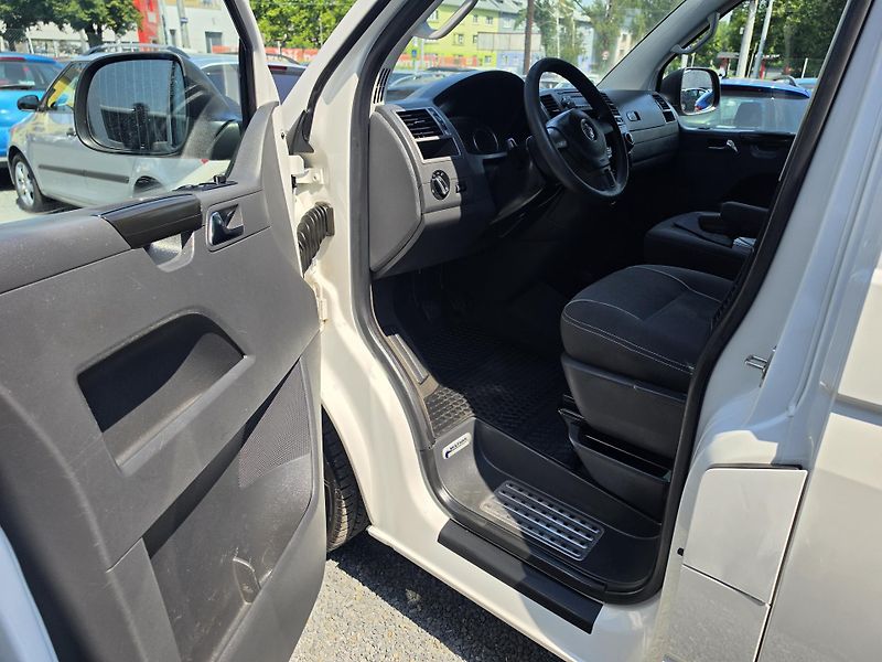 Volkswagen Multivan 2.0 TDI 103kw 7 Míst  TZ  - fotka 9 z 37