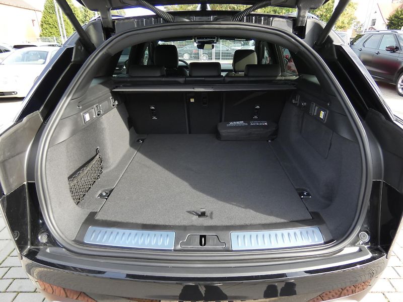 Land Rover Range Rover Velar (2026) 2,0 S D200 - fotka 38 z 41