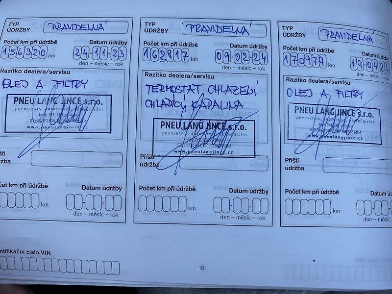 Nissan Qashqai 1.3DIG-T, ČR, manual, serviska - fotka 22 z 26