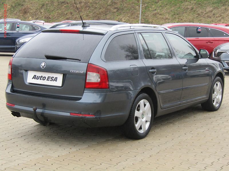Škoda Octavia (2010) 2.0TDI, DSG - fotka 4 z 18