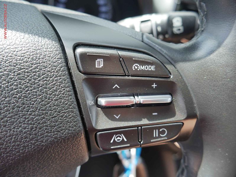 Hyundai i30 (2021) 1.5 DPi, ČR, AC, LED, kamera - fotka 14 z 15