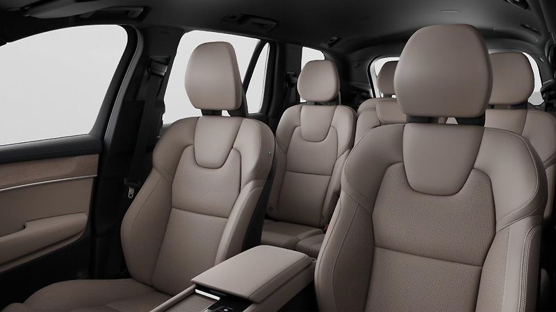 Volvo XC90 (2026) Plus, vzudch.pod.,406k, AWD, A - fotka 7 z 11