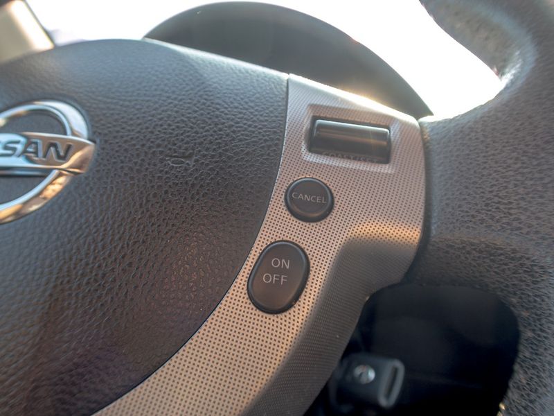 Nissan Qashqai (2008) 1.6i 16V 84KW PANO – 2x ALU - fotka 16 z 45