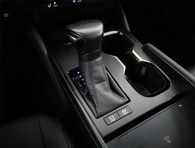 Lexus ES 330 (2024) 300h, Hybrid,Automat,Kůže - fotka 11 z 18