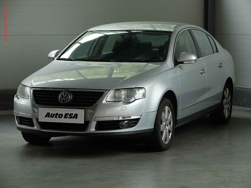 Volkswagen Passat (2008) 2.0TDi, ČR, AC, tempo - fotka 3 z 18