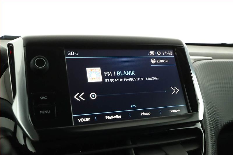 Peugeot 2008 (2018) 1.2 PureTech, Automat - fotka 9 z 14