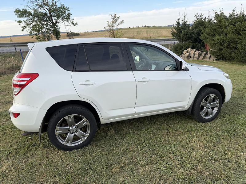 Toyota RAV4 2,0 VVTi  4x4  - fotka 5 z 29