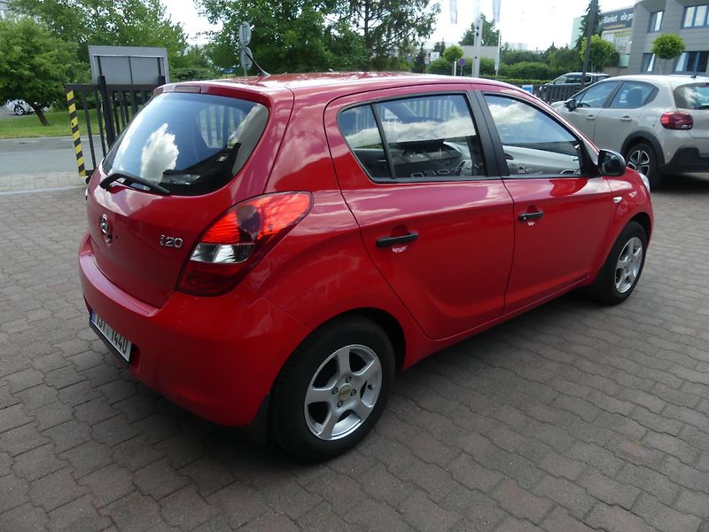 Hyundai i20 (2009) 1,2 i - fotka 5 z 18
