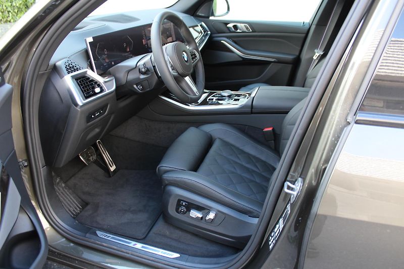BMW X5 xDrive40d Mpaket - fotka 10 z 26