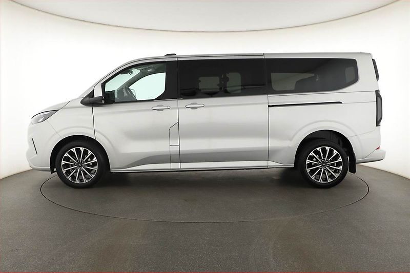 Ford Tourneo Custom (2025) 2.0 EcoBlue AWD - fotka 3 z 20