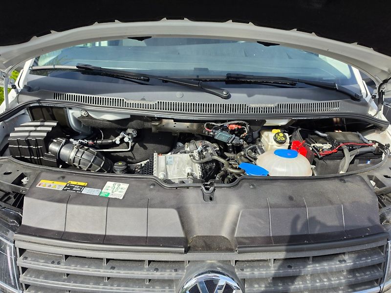 Volkswagen Transporter (2022) T6.1  2.0 TDI 9 míst - fotka 18 z 20