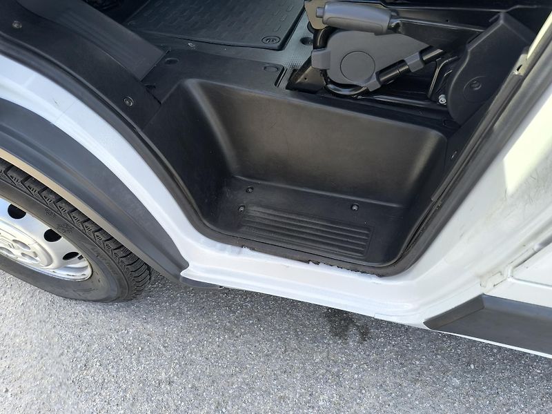 Citroën Jumper (2013) 2.2 SERVISNÍ KN.,DOLOŽENĚ KM - fotka 11 z 47