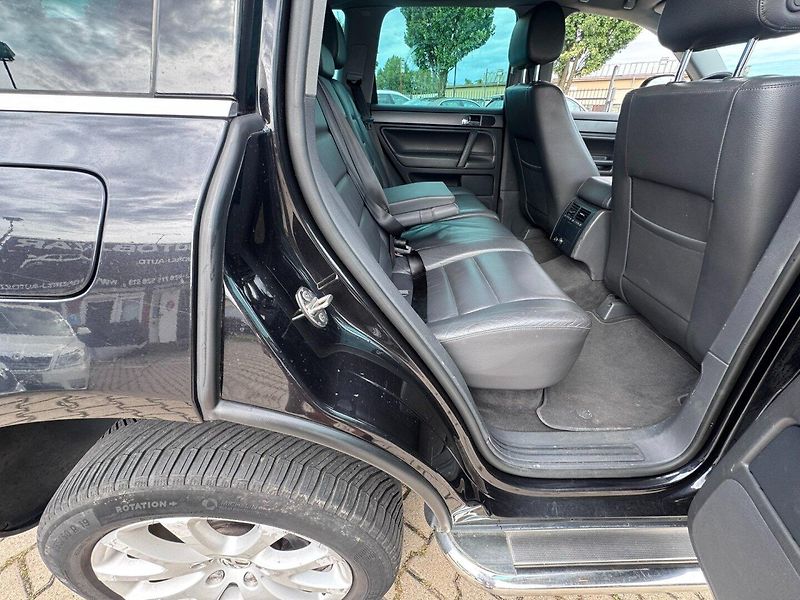 Volkswagen Touareg (2010) 4X4 3,0 TDI V6 176 KW - fotka 39 z 47
