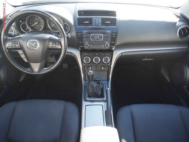 Mazda 6 (2010) 2.0 i, ČR, AC, xenon, park - fotka 8 z 20