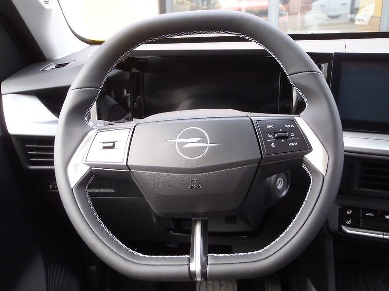 Opel Frontera Hybrid GS 1.2 Turbo 107kW - fotka 14 z 30