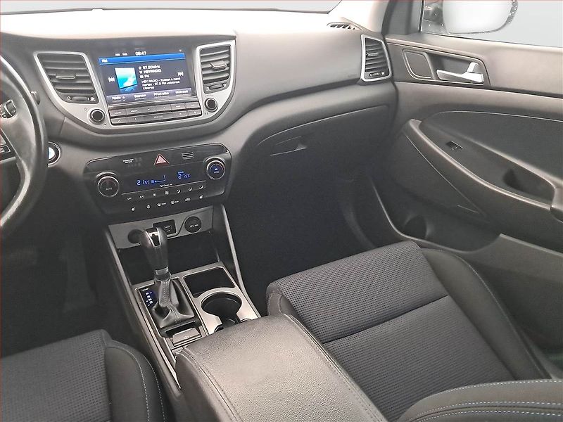 Hyundai Tucson (2016) 1.7 CRDi, Automat, Navi - fotka 8 z 16