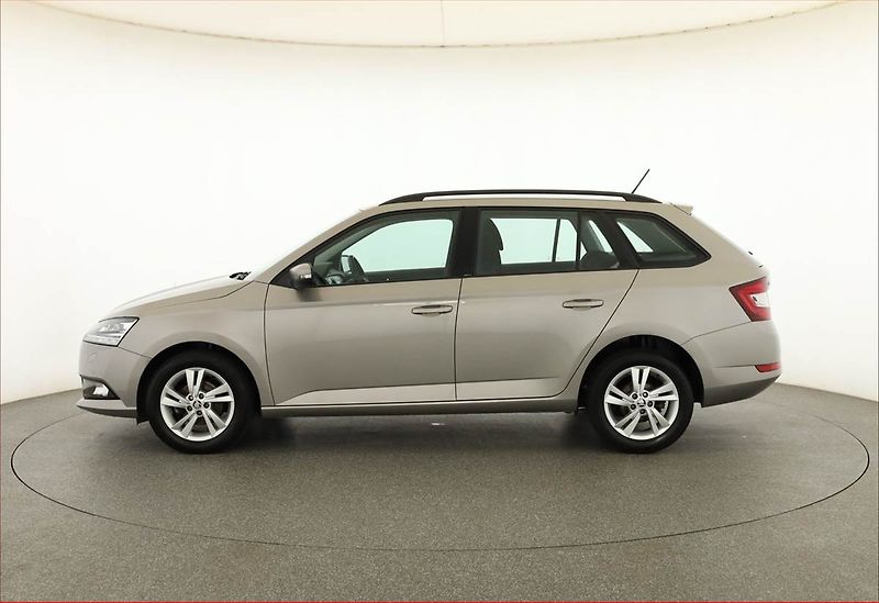 Škoda Fabia (2019) Style 1.0 TSI, Serv.kniha - fotka 3 z 16