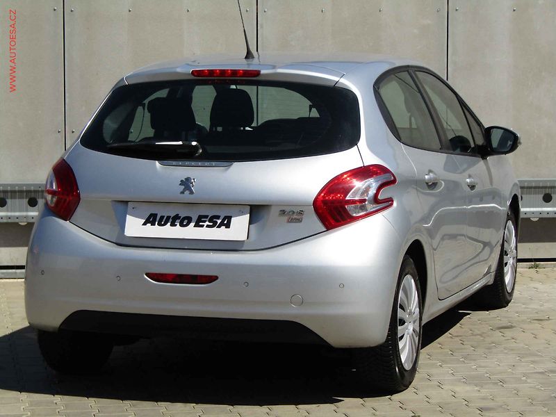 Peugeot 208 (2015) 1.4d, ČR, autoAC, temp - fotka 4 z 17