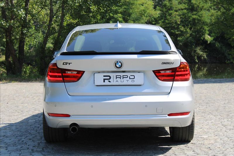 BMW Řada 3 320i GT / xDrive / HUD / 360° - fotka 9 z 49
