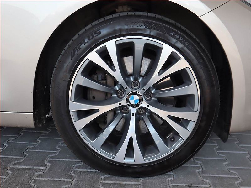 BMW Řada 5 (2010) 530d GT, Automat, Kůže, Navi - fotka 15 z 26