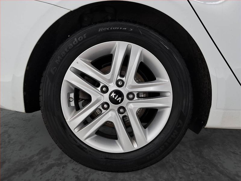 Kia Ceed (2019) 1.4 CVVT, Tempomat - fotka 15 z 15