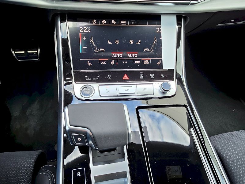 Audi Q8 (2025) 50 TDI 210kW quattro - fotka 11 z 32