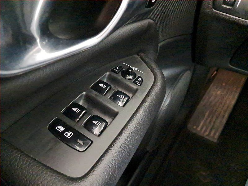 Volvo XC90 (2020) B5 AWD - fotka 23 z 24