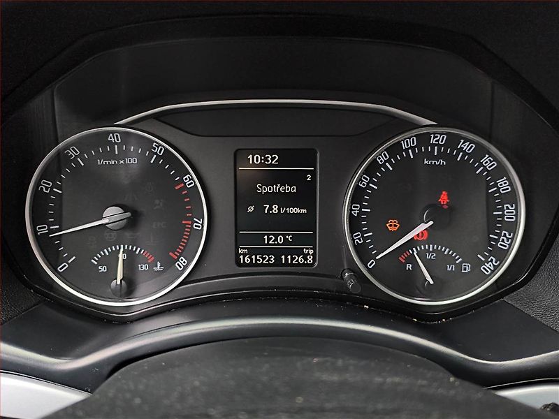Škoda Octavia (2010) Scout 1.8 TSI, 4X4 - fotka 11 z 16