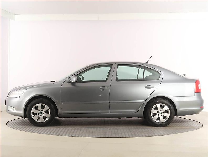 Škoda Octavia (2011) 1.6 TDI, Tempomat - fotka 3 z 18