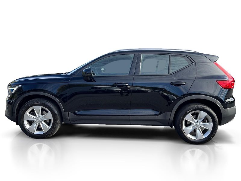 Volvo XC40 B4 AWD // 1. maj // ČR - fotka 2 z 40