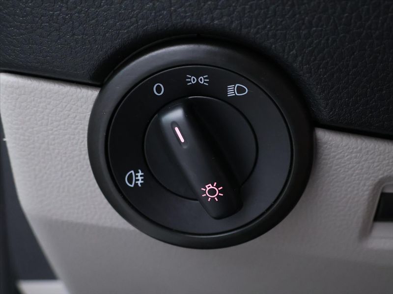 Volkswagen Transporter 2,0 TDI 75 kW Klima DPH CZ - fotka 14 z 28