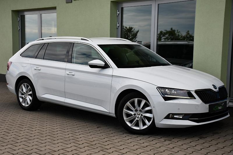 Škoda Superb 1.6TDi 88kW STYLE - fotka 2 z 40