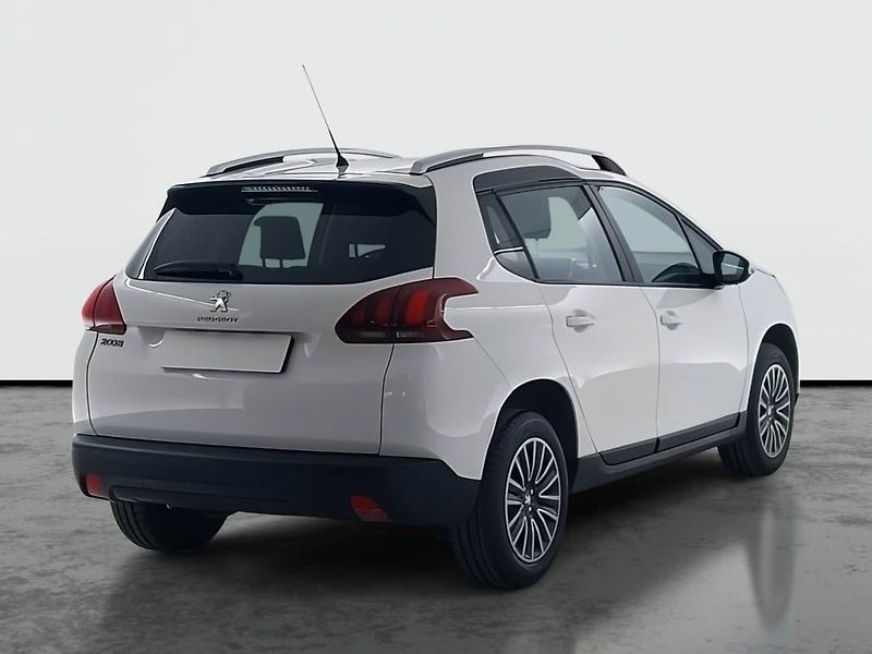 Peugeot 2008 (2017) Active 1.2 PureTech, Tempomat - fotka 5 z 17