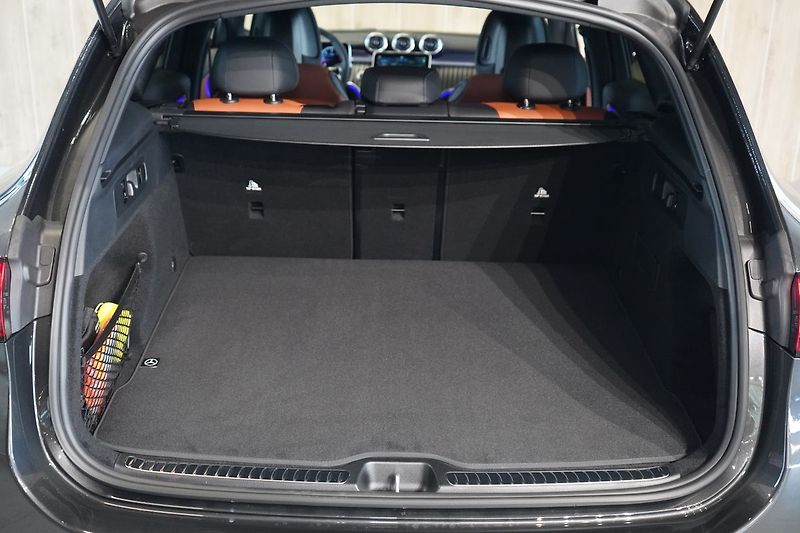 Mercedes-Benz GLC 220d 4M AMG, Ventilace, Tažné - fotka 13 z 50