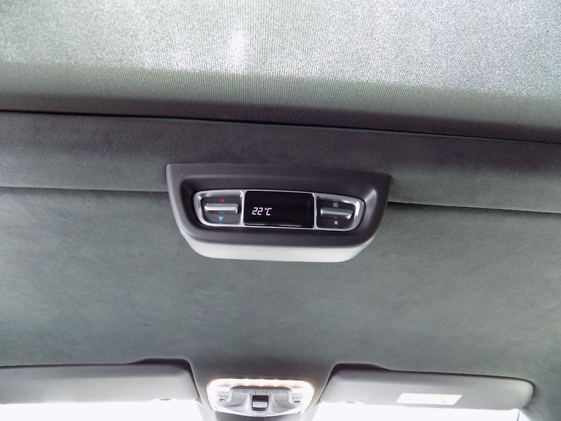 Mercedes-Benz Třídy V (2021) 300d/4Matic/Long/AMG/AirMatic/ - fotka 16 z 49