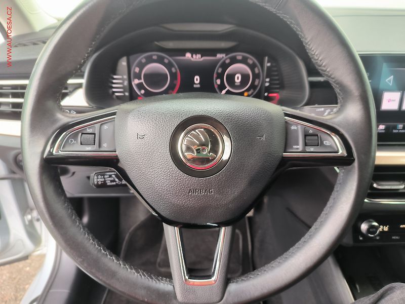 Škoda Kamiq (2020) 1.0 TSi, Style, kamera - fotka 19 z 25