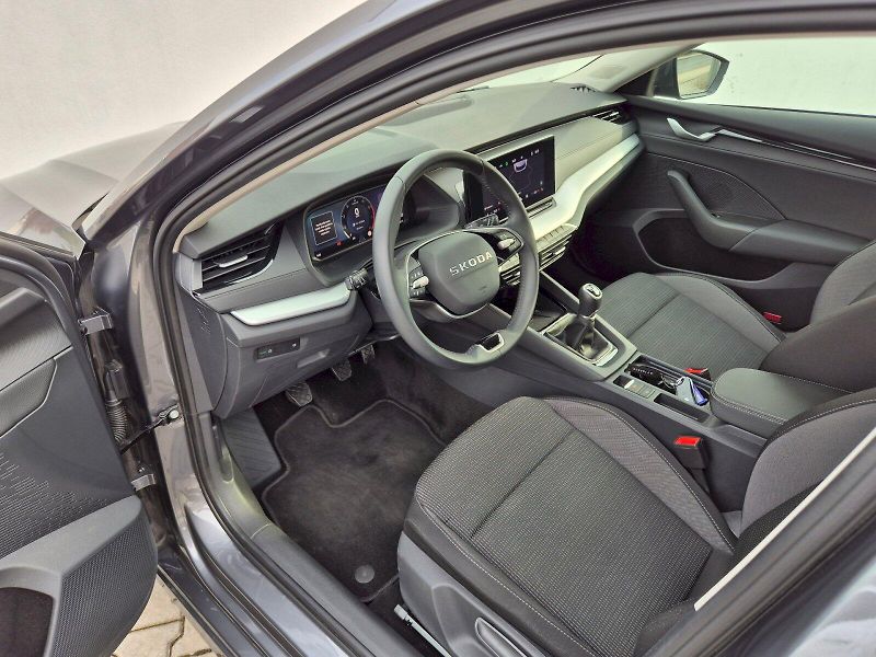 Škoda Octavia (2025) Selection 1.5TSi 110kW 6°manuá - fotka 19 z 30