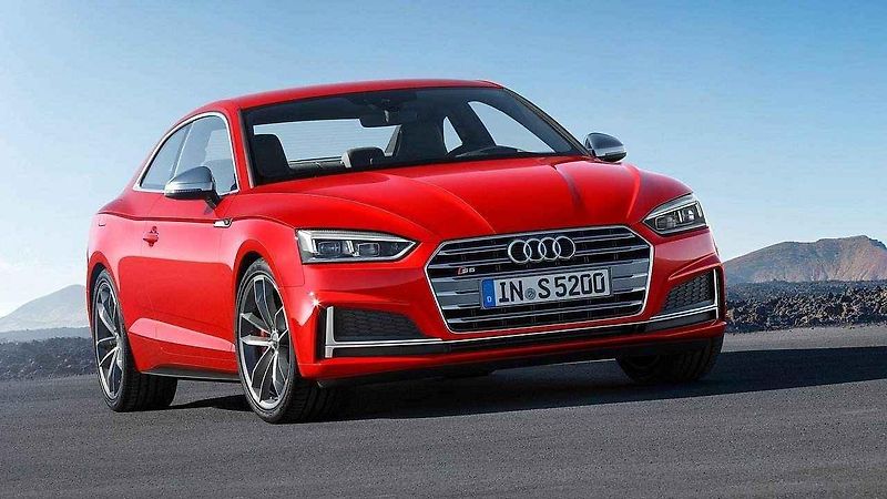 Audi předalo nové vozy fotbalistům Realu Madrid.