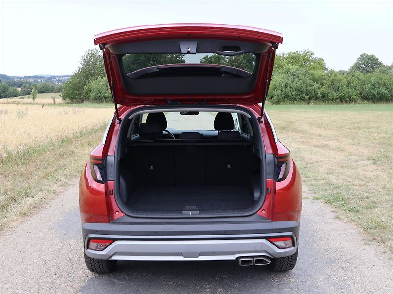 Hyundai Tucson 1,6 T-GDI 117kW AWD Style DPH - fotka 9 z 31