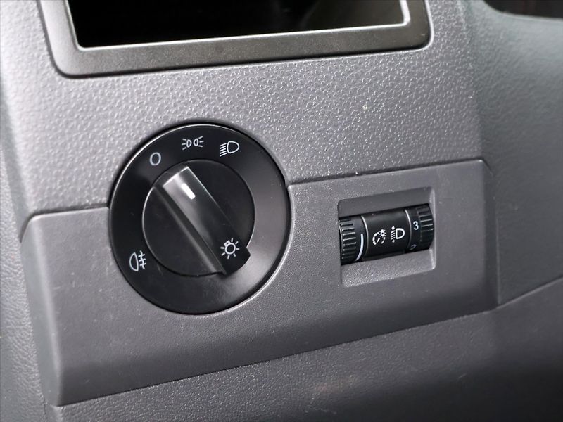Volkswagen Multivan 1,9 TDI 75kW Startline - fotka 16 z 35