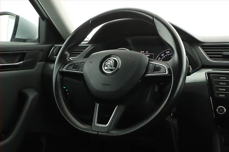 Škoda Superb (2016) 2.0 TDI 4x4, 4X4, Navi - fotka 15 z 19