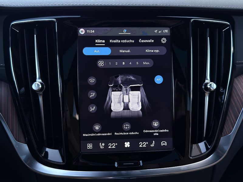 Volvo V60 T8 AWD ULTRA DARK // 335 kW - fotka 49 z 57